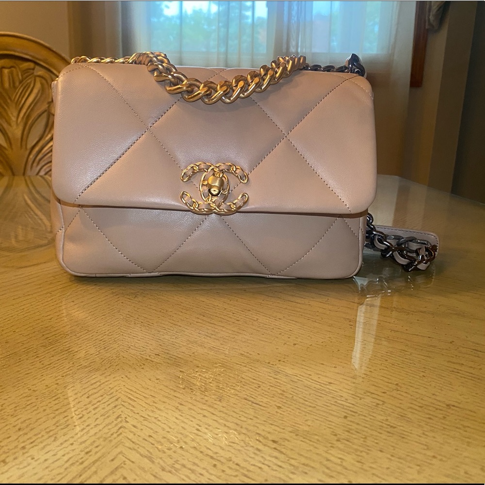 Luxury tan leather bag
